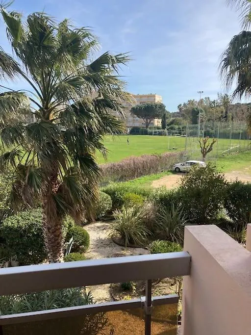 Le Lavandou 6 Pers. + Parking Prive + Terrasse 公寓 勒拉旺杜